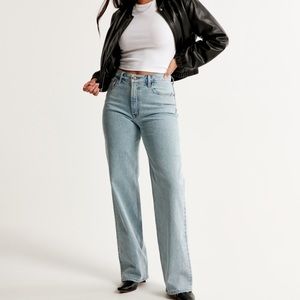 Abercrombie Curve Love Relaxed fit jean